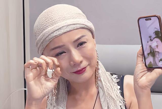 病情告急!香港女星乳腺癌複發住院半月,抽一公斤肺積水令人擔心