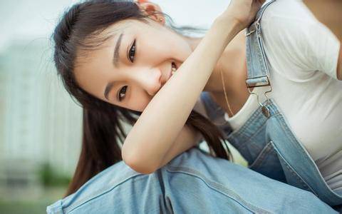 一個中年女人,把你當「情人」的4種表現
