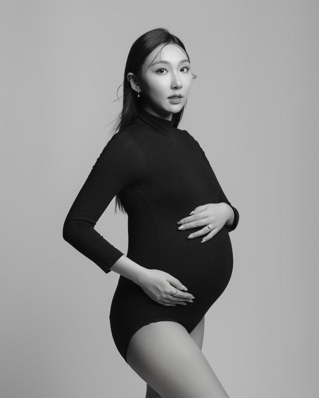 前TVB主播宣布順利誕女!臨盆以為是腸胃炎,來不及反應直接開刀
