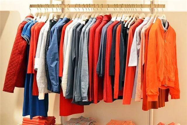 新買的衣服要不要先洗再穿？聽服裝老闆說完，才知道我錯了幾十年