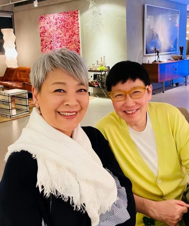 恭喜,香港「最佳女配」榮升外母,女兒曾鼓勵與第二任丈夫離婚