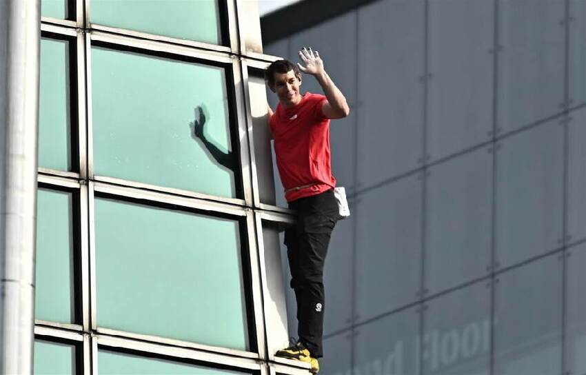 如果你的孩子要徒手攀101，該支援還是阻止？霍諾德母親選擇了第三條路