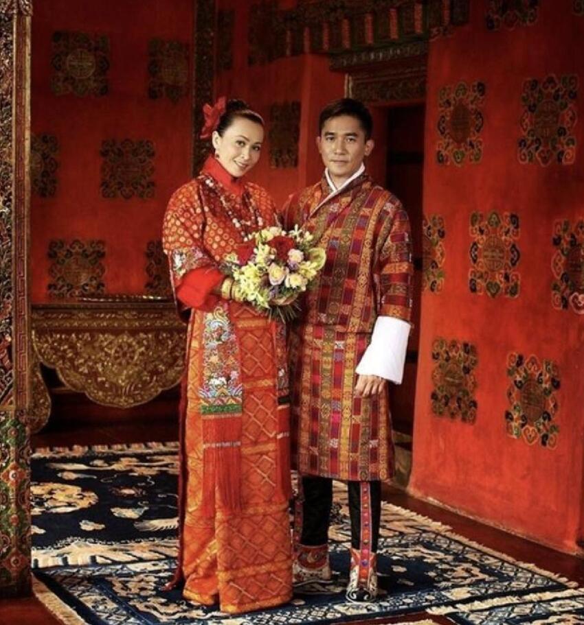 梁朝偉素顏過64歲生日，劉嘉玲曬夫妻合照，結婚18年沒孩子仍恩愛