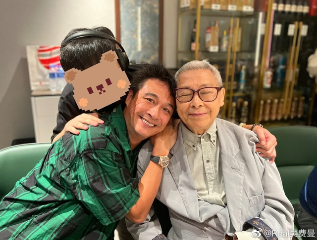 93歲劉兆銘在醫院過生日，多病纏身身體欠佳，卻強撐著現身迎國慶