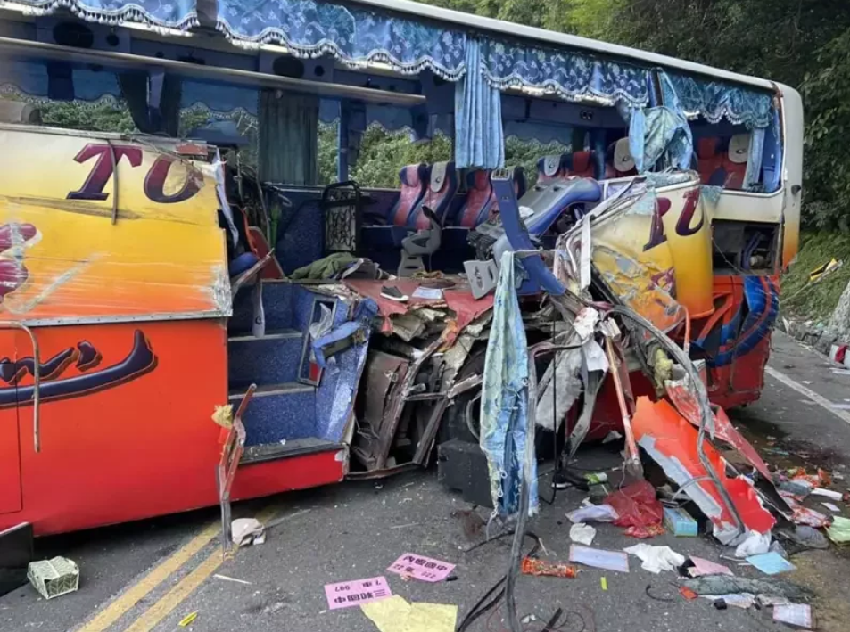 恐怖巧合？蘇花遊覽車撞山釀6死！16年前離7公里曾翻車致26死