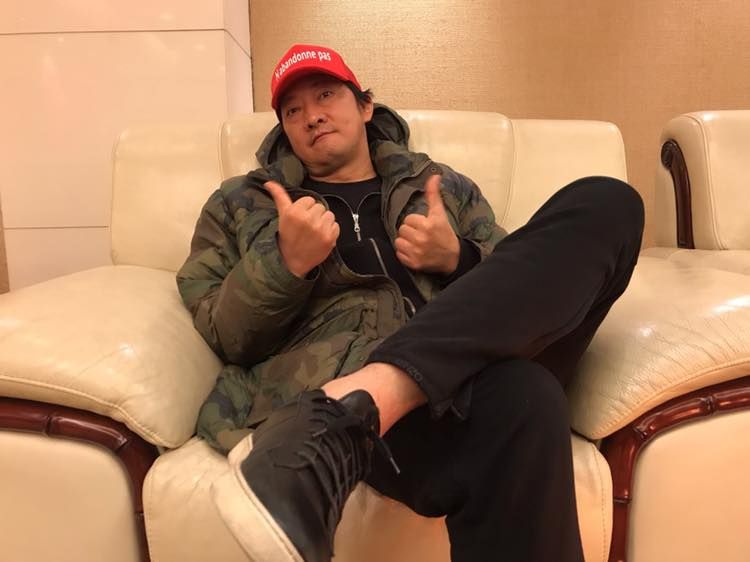 只是盡本分！57歲九孔「陪伴病母20年」從不喊苦　母逝後自責不已：「我不是孝順的人...」