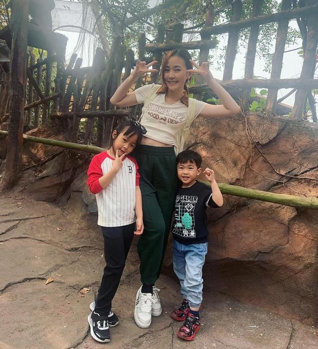 香港女星承認已離婚2年！前夫疑清空夫妻合照，近年互動多有暗示