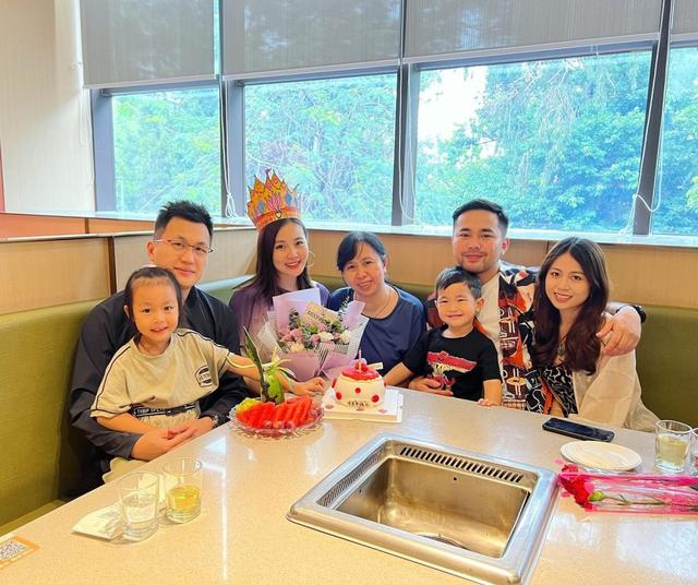 香港女星承認已離婚2年！前夫疑清空夫妻合照，近年互動多有暗示