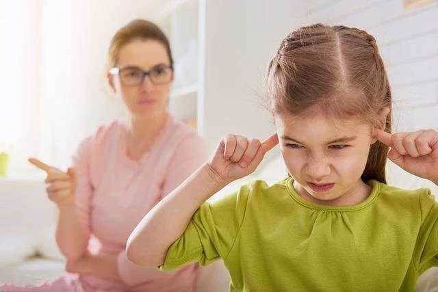 孩子不聽話,是父母有一句話說太多了,越說孩子越不聽,真的要改