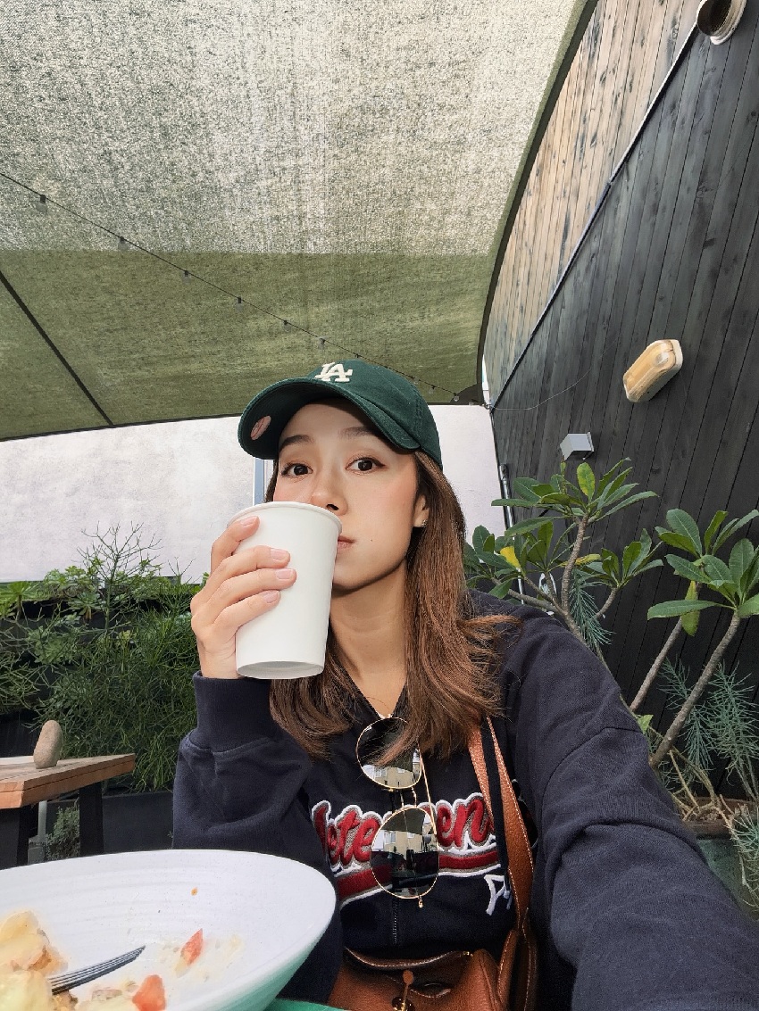前TVB女星去現場看世界盃,曾因出軌事件和TVB解約,婚後低調生活