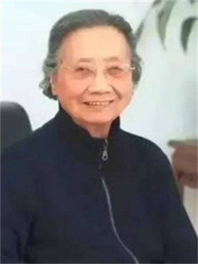 百歲女國醫！今101歲「頭髮依舊茂盛」身體好思維靈敏　養生秘訣很簡單：兩樣東西「絕對不碰」