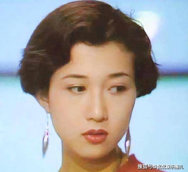 90年代亞洲小姐！成龍為了她天天來往港台兩地，網友：這麼老了這顏值還能保持真的凍齡