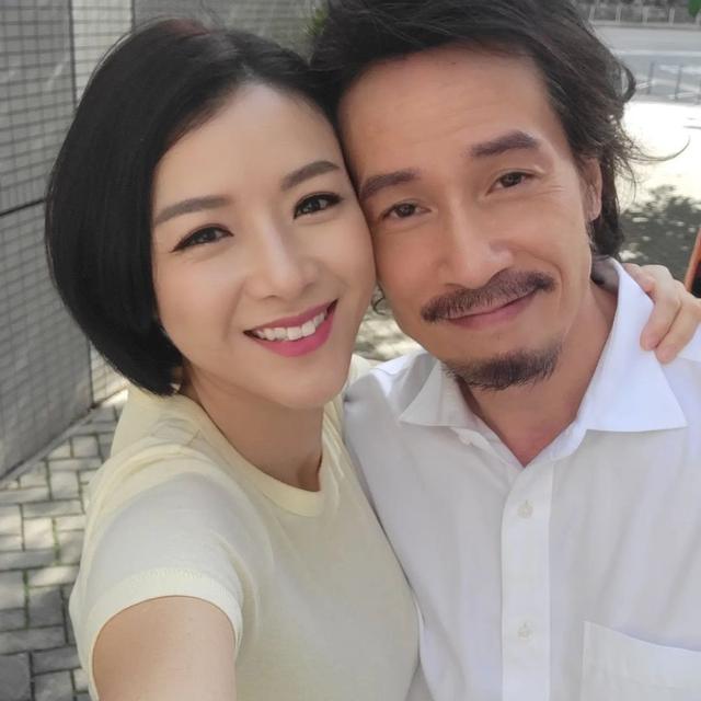懷孕傳聞不攻自破!TVB視帝妻子曬完美身材,上圍澎湃太吸睛
