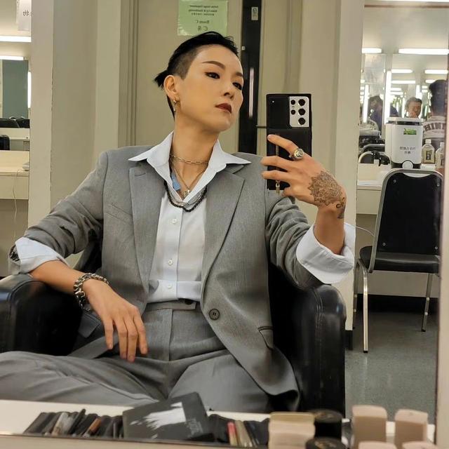 懷孕傳聞不攻自破!TVB視帝妻子曬完美身材,上圍澎湃太吸睛