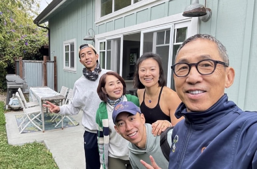 楊受成榮升曾外祖父四代同堂，32歲外孫生女，張堅庭曬孫女甜笑照