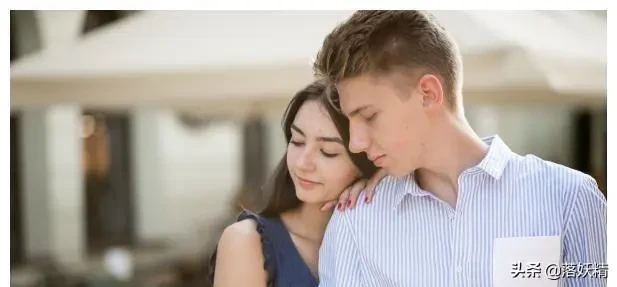 回娘家借20萬,丈夫買好房,出差回家妻離婚:房產證只寫婆婆名