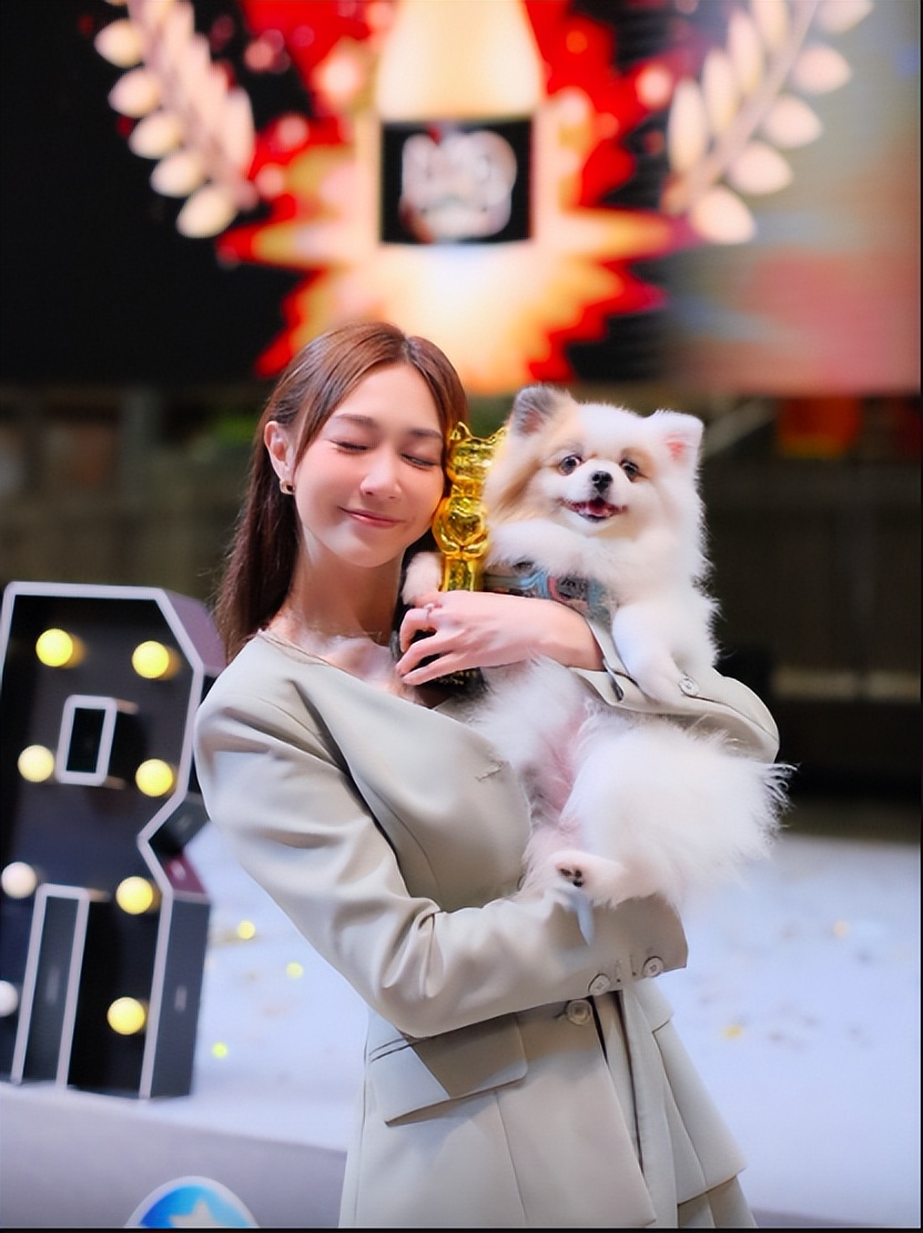 TVB「最強小三」喂狗食花膠引熱議，住半億豪宅，養賽馬爆冷奪冠