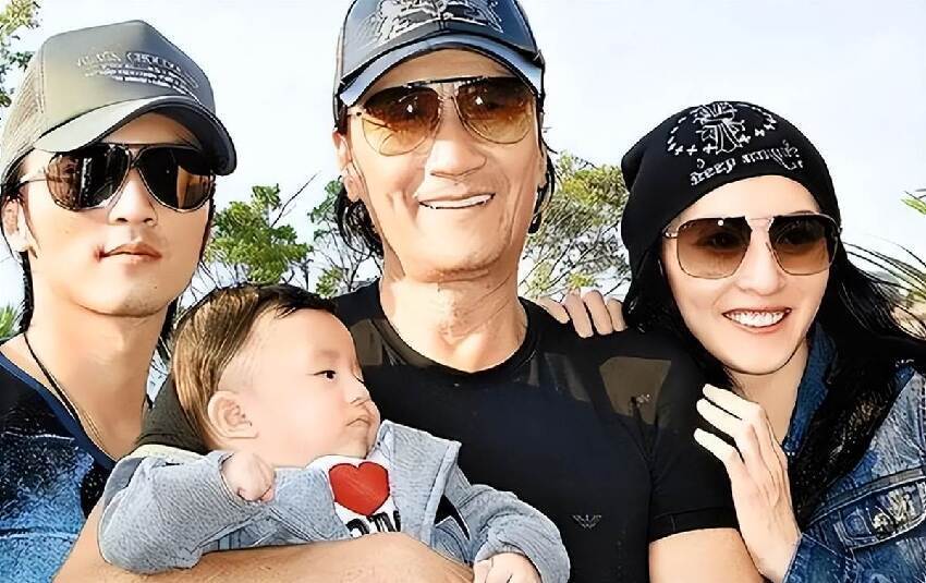 89歲謝賢病逝當天，出現3個「反常事件」，原來我們都錯怪王菲了