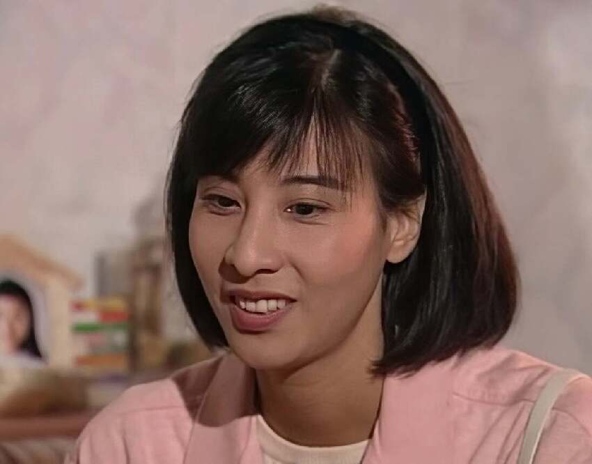 TVB「處境劇女王」拍戲遭揩油，吻戲對方突然伸舌頭，結婚多年堅持丁克