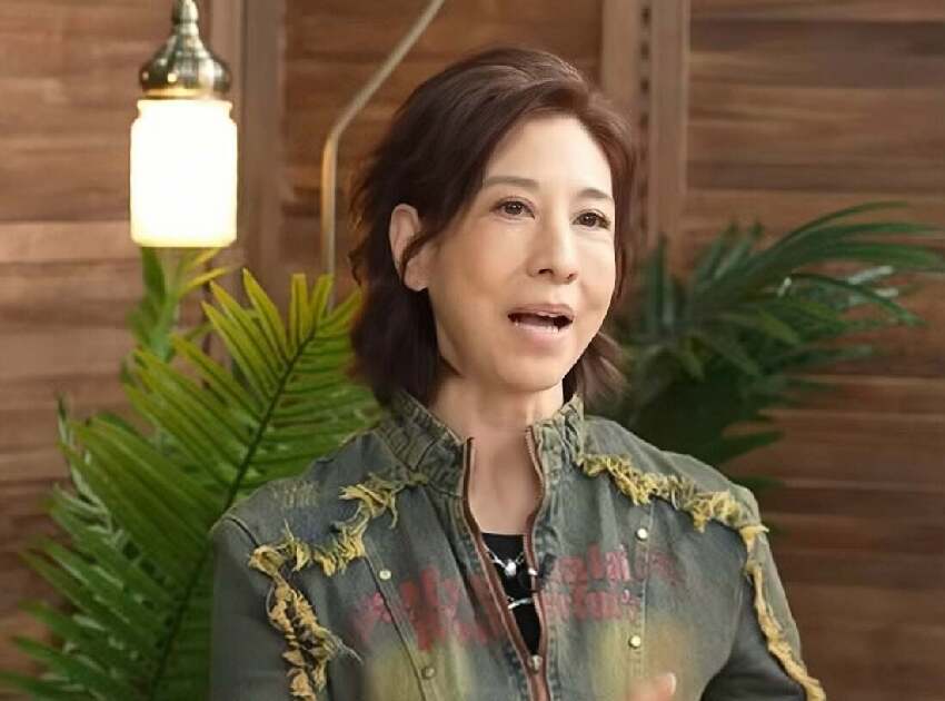 TVB「處境劇女王」拍戲遭揩油，吻戲對方突然伸舌頭，結婚多年堅持丁克