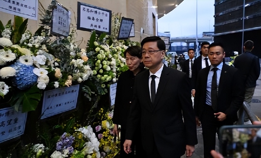 呂志和出殯，港澳四任特首扶靈，香港四大家族後人站兩排送別