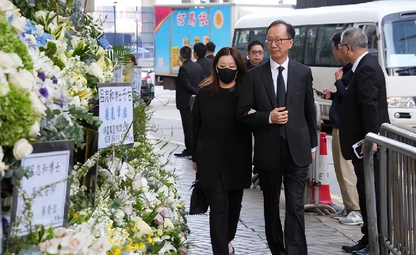 呂志和出殯，港澳四任特首扶靈，香港四大家族後人站兩排送別