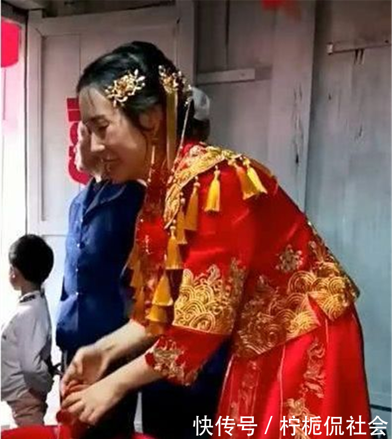 媳婦太漂亮有詐！婆婆要求「拜堂前先洗臉」　新娘不得已「當眾卸妝」眾人全看呆