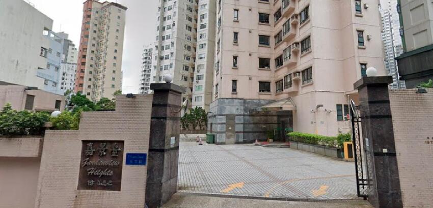 周潤發750萬賣出50平米房，山頂豪宅雜草叢生，叫價1.95億賣不掉