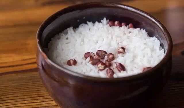 「排濕第一名」根本不是薏米!熟吃養胃,生吃腎好,濕氣都排出