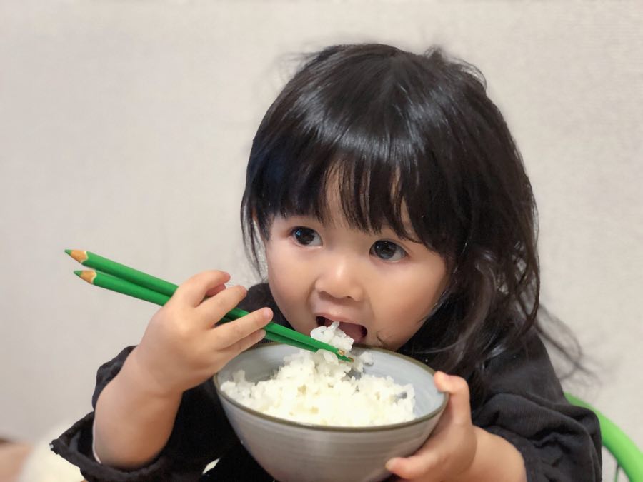 Q到好想生女兒❤️超療癒「日本大眼軟萌寶寶」爆紅　4歲近照「變身長髮甜美小公主」根本真人洋娃娃