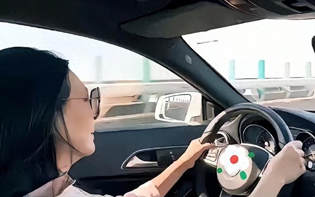 大S確定墓地后,S媽首次開車出門,照片曝光!面帶微笑,狀態極好