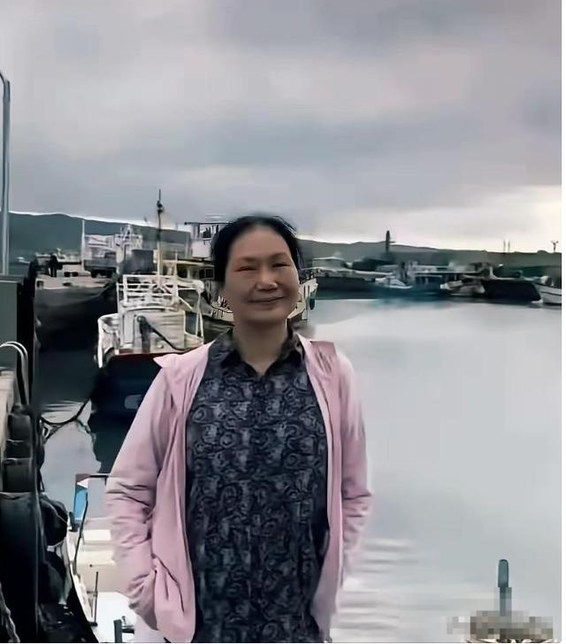 大S確定墓地后,S媽首次開車出門,照片曝光!面帶微笑,狀態極好
