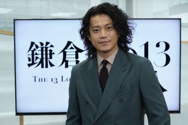 暖爸形象都演的！42歲影帝「跟2女零上衣狂歡」照片遭外流　被挖多人運動「背著孕妻偷吃」