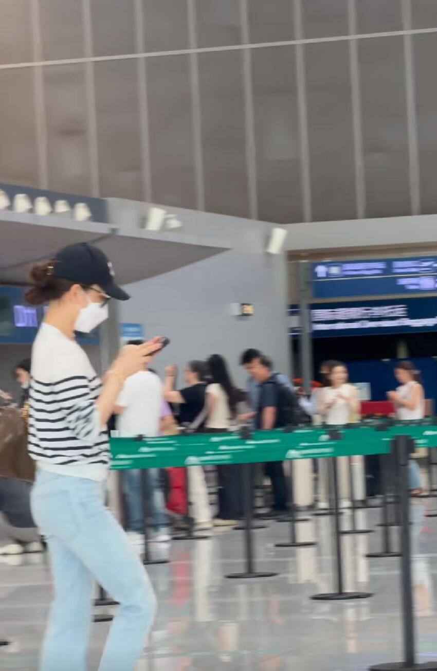 郭富城夫婦現身機場,沒一起回港,郭富城看著方媛背影滿是不舍