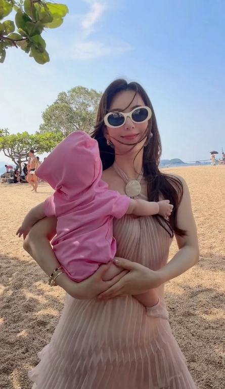 郭富城夫婦現身機場,沒一起回港,郭富城看著方媛背影滿是不舍