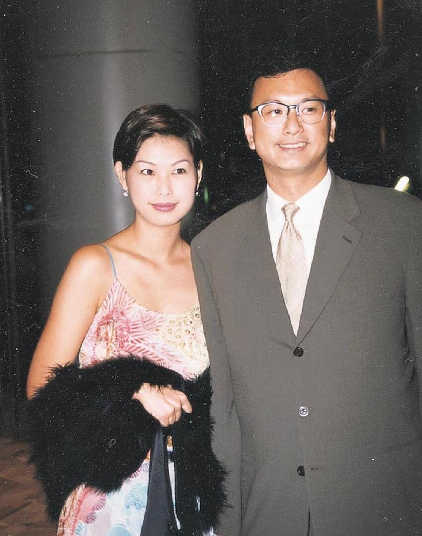 廖碧兒70歲新歡身份曝光，任上市公司董事，曾娶港姐為妻有仨子女
