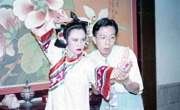 演藝圈姊弟戀始祖！當年他娶大10歲女星，婚姻被唱衰，如今30年過去，他們近況曝光