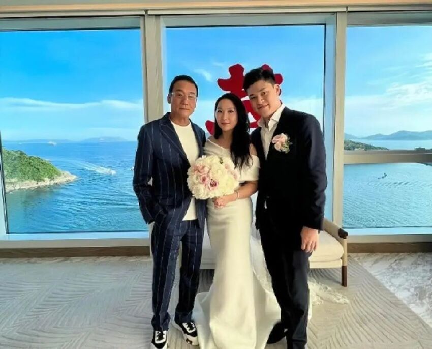 恭喜！香港知名星二代與外籍男友註冊結婚，兩人有最萌身高差