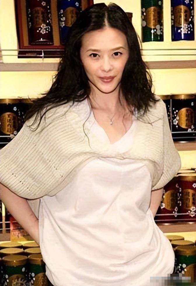 長得漂亮卻壞事做盡！台灣第一女神3次入獄「爆炸性舉動」震驚全台，惡心一幕再次上演