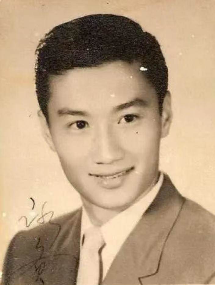 謝霆鋒也沒想到，謝賢訃告釋出當天，張柏芝竟因一個舉動大賺口碑