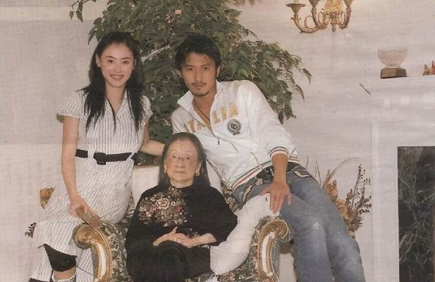 謝霆鋒也沒想到，謝賢訃告釋出當天，張柏芝竟因一個舉動大賺口碑