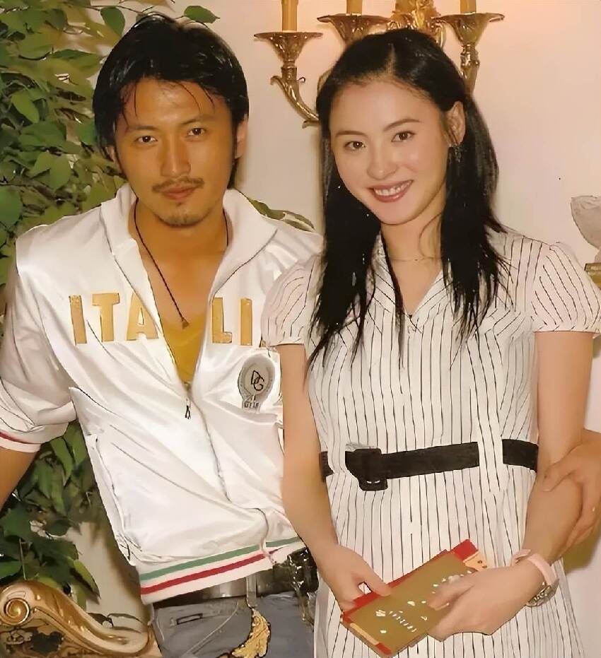 謝霆鋒也沒想到，謝賢訃告釋出當天，張柏芝竟因一個舉動大賺口碑