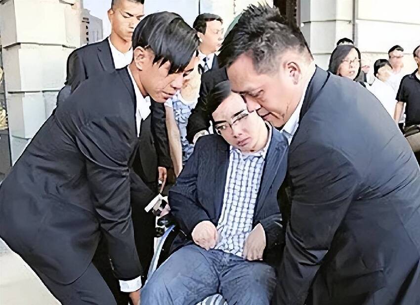 黎姿：嫁大15歲殘障富豪馬廷強，一家5口3人殘障，風光背後有心酸