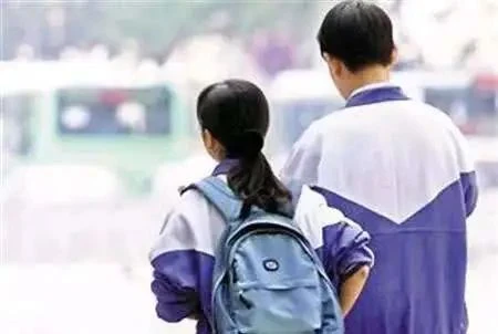 16歲女兒：「爸，我今晚要去男朋友家睡」　父親的做法「堪稱典範」令無數網友狂讚：明智又暖心！