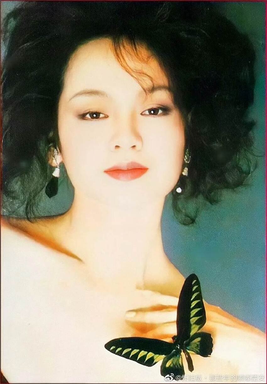 74歲崔苔菁晚年生活曝光，住10億豪宅養老惹人羨，兒子生父真實身家太驚人，難怪至今不願意公開