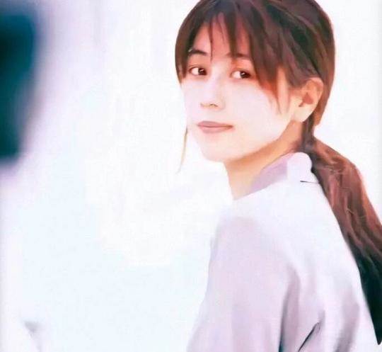 她一生僅「亮相7次」卻被譽國民姐姐!39歲患癌40歲去世,留下300首遺曲