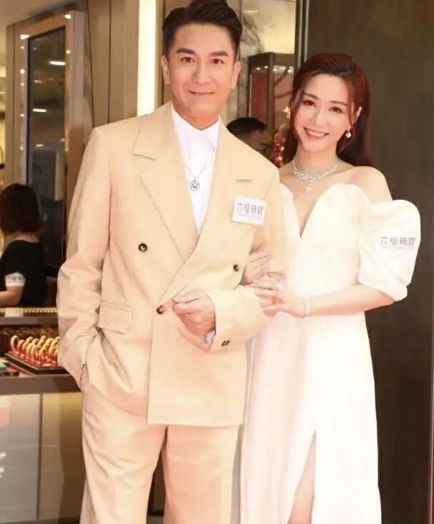 TVB「鐵馬家族」成員久違聚會！視后與新嫂嫂手挽手太有愛，破不和傳聞