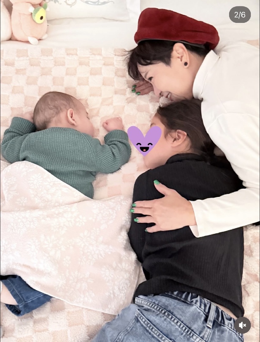 謝婷婷曬照慶祝母親節，小7歲男友同框狄波拉，三代同堂相處融洽