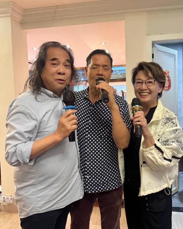 《中年好聲音》吳大強參與聚會,與港姐保持距離獲贊,四個兒子皆出色