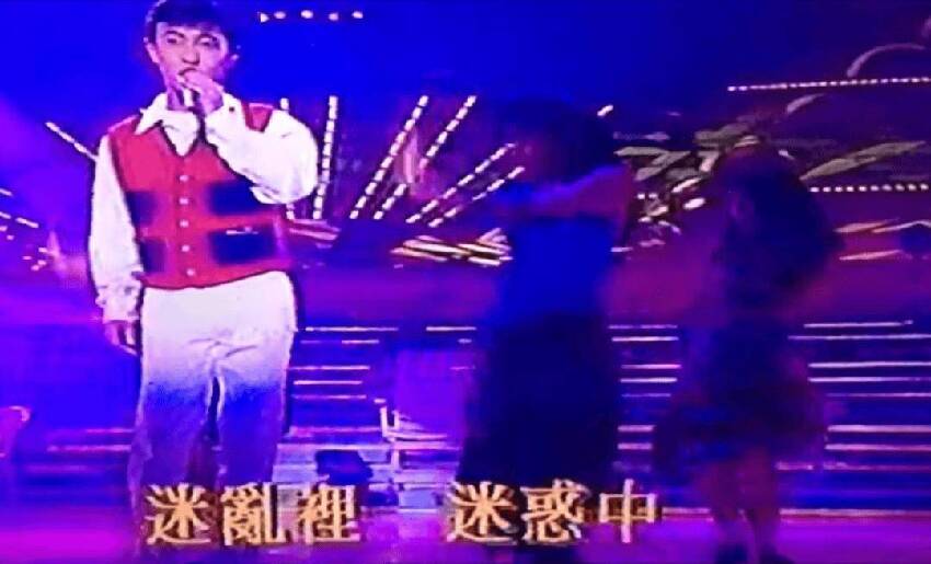 61歲張衛健自爆童年傷痛！父親家暴母親留下陰影！上學調皮把死蝙蝠裝盒子送老師